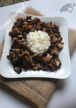 A picture of Truffle_stew_with_meat.