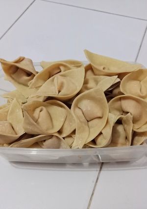 Foto resep Pangsit Isi Ayam & Wortel