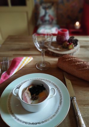 Une photo de Oeufs Cocotte au Lard et aux Champignons