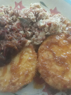 A picture of Fried yam with egg/pepper sauce.