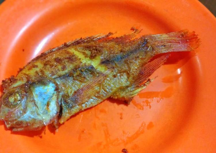 Ikan nila goreng (mpasi 1 tahun +)