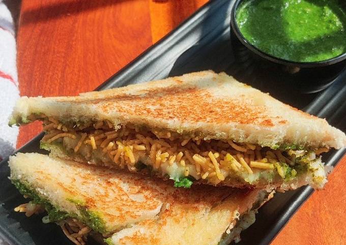 Bhujiya Sandwich Recipe By  Pjs Kitchen  - Cookpad