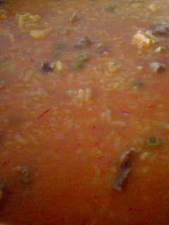 Una foto de Arroz con verduras y carne en Monsieur plus