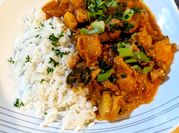 A picture of way to garnish rice and stew
