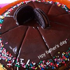 A picture of Oreo biscuit cake.