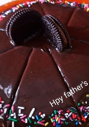 A picture of Oreo biscuit cake.