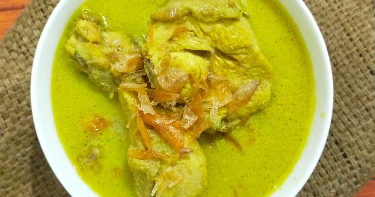 985. Opor Ayam ala Mbak Nauzaery Setyo