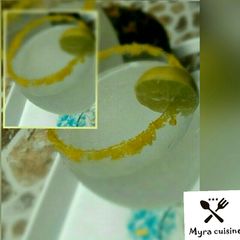 A picture of Healthy lemon drink.