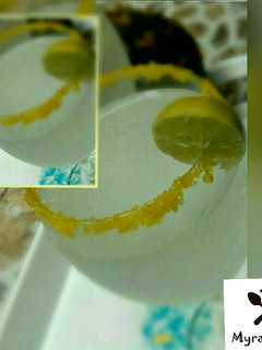 A picture of Healthy lemon drink.
