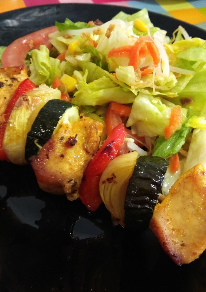 Una foto de Brochetas de pavo al horno