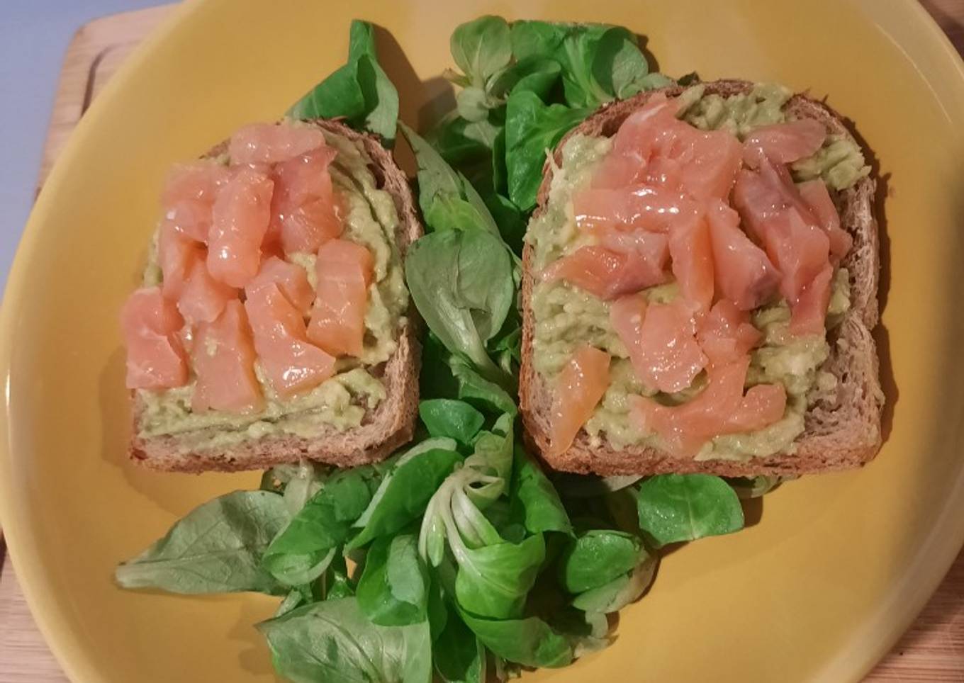 Tartine saumon-avocat rapide