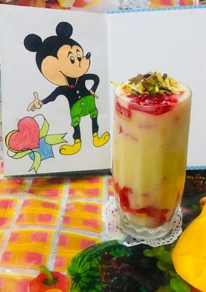 A picture of Mango mastani.