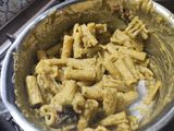 Pasta con crema di zucchine, asiago e pomodori secchi