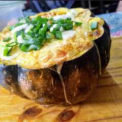 Una foto de 🧀Fondue de Cabutia con Salchichas parrilleras