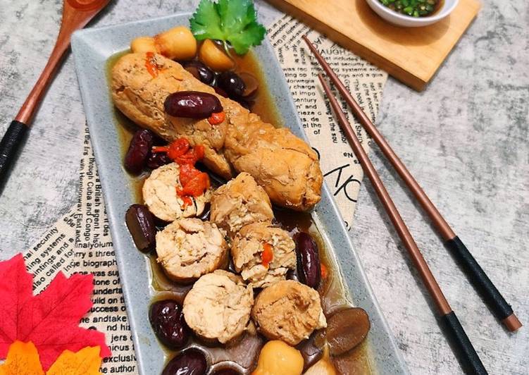 Chicken roll Chinese herbal soup rice cooker