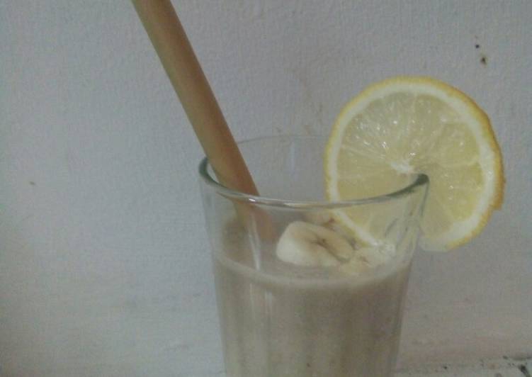 Smoothies pisang lemon campur jus kangkung