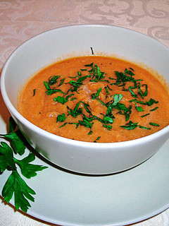 Una foto de Crema de berenjenas asadas con tomates - veggie