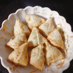 A picture of Crispy Mawa Samosa.