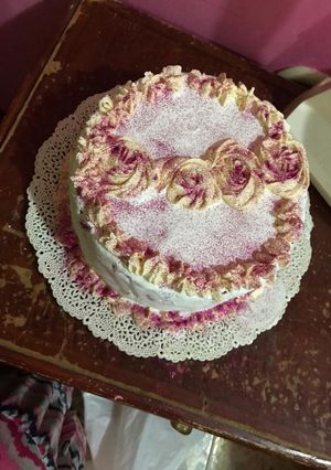 Una foto de Torta de vainilla con merengue suizo