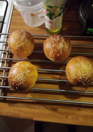 Teljes kiőrlésű hamburger zsemle recept fotója