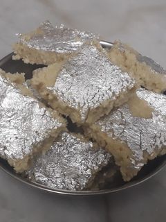 કાજુ કતરી (Kaju Katali Recipe In Gujarati) રેસીપી મુખ્ય ફોટો