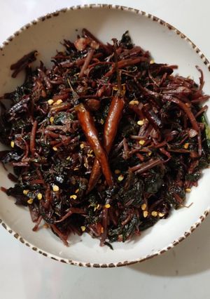 লাল শাক ভাজি রেসিপির প্রধান ছবি