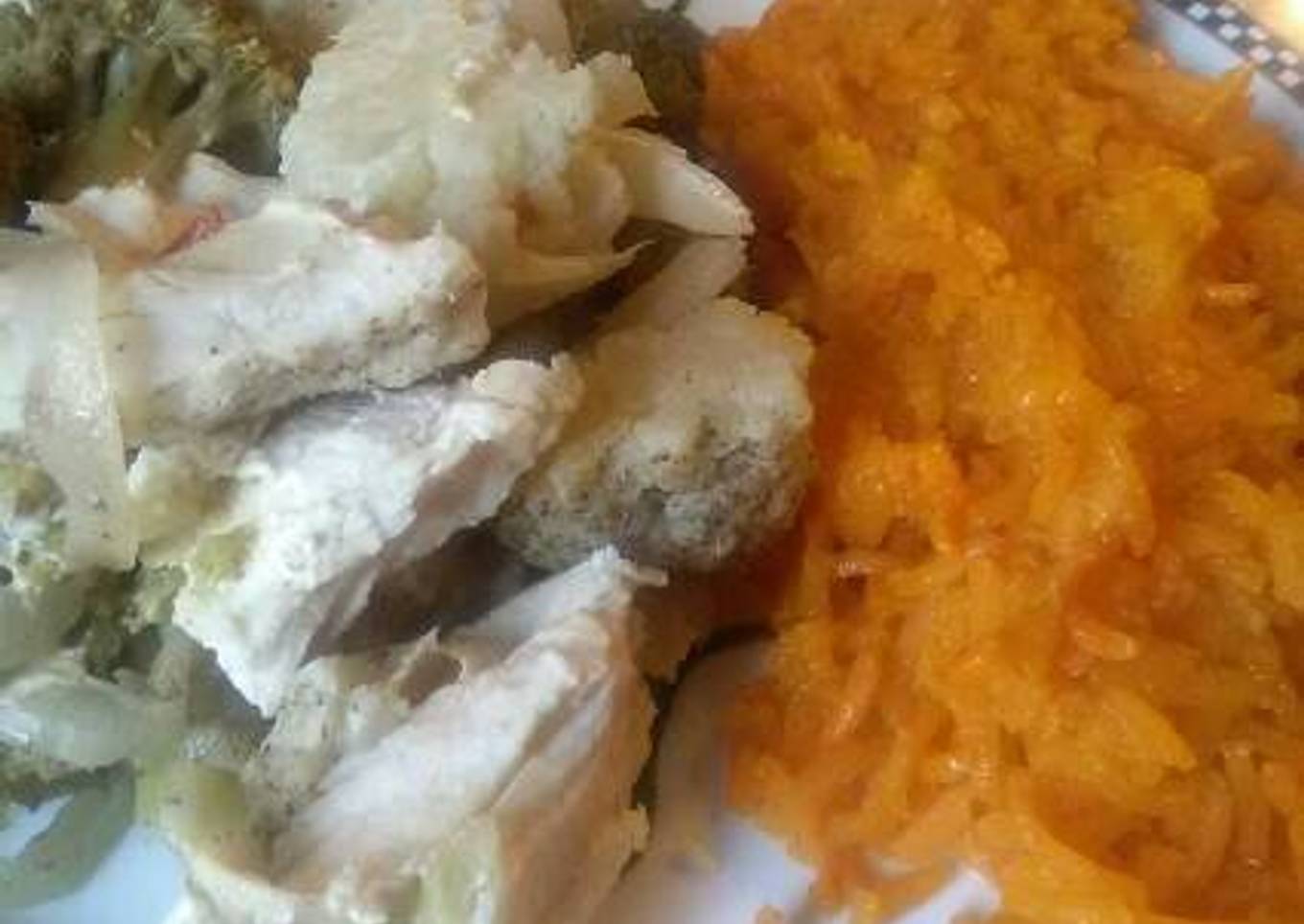 Pechuga de pollo con brócoli y coliflor al vapor