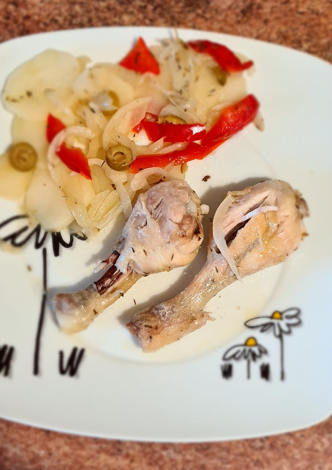 Una foto de Pollo al horno con papas en juliana