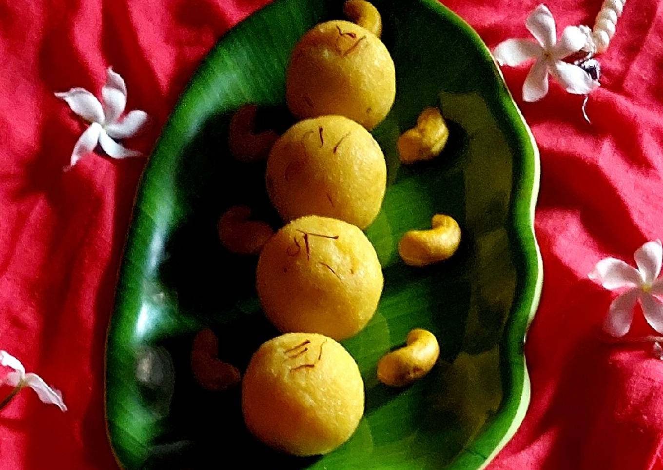 Kesariya Coconut Ladoo
