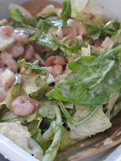 Una foto de Ensalada César de Camarones
