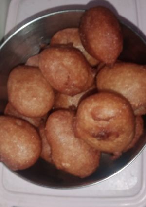 मीठे गुलगुले (Meethe gulgule recipe in hindi) रेसिपी मुख्य फोटो
