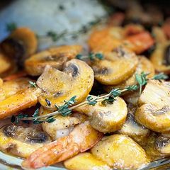 A picture of Shrimp & Mushrooms.