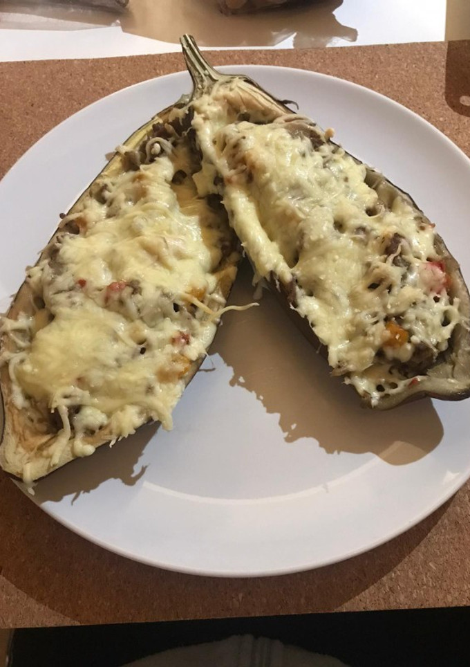 Una foto de Berenjenas rellenas de carne