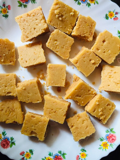 மைசூர் பாக்(mysore pak recipe in tamil) செய்முறை முக்கிய புகைப்படம்