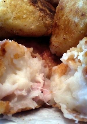 Una foto de Bombas rellenas de jamón y muzzarella