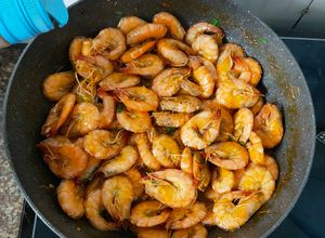 Hình của món Tép bạc Rim mặn ngọt.