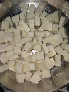 હોમ મેડ પનીર (Home Made Paneer Recipe In Gujarati) રેસીપી મુખ્ય ફોટો