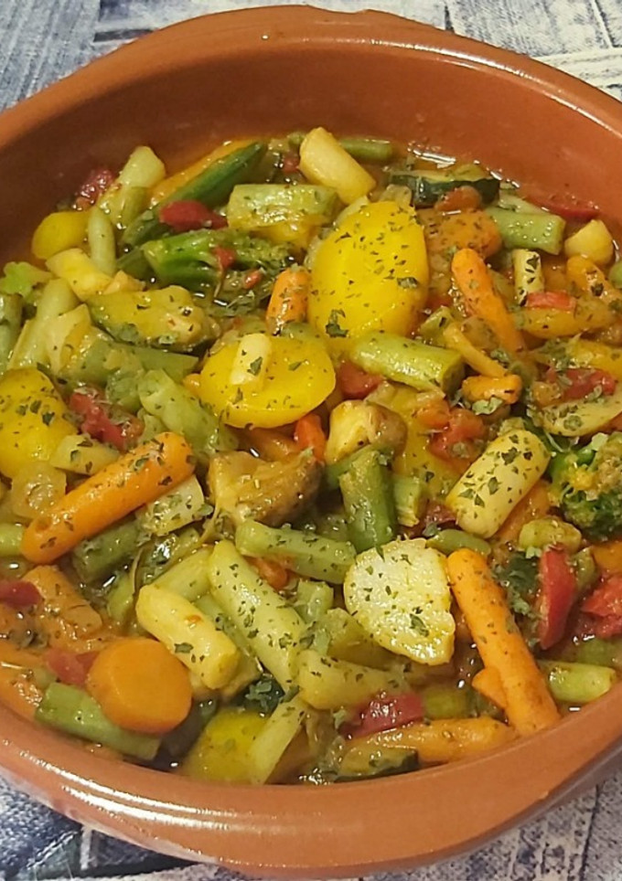 Una foto de Wok verduras asiático al ras el hanout