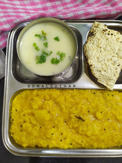વઘારેલી ખીચડી (Vaghareli Khichdi recipe in Gujarati) રેસીપી મુખ્ય ફોટો