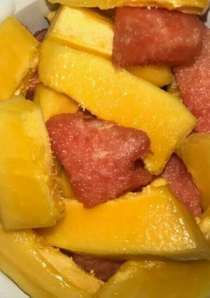 A picture of Fruit Salad.