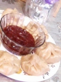 हेल्दी आटा मोमोज (Healthy aata momos recipe in Hindi) रेसिपी मुख्य फोटो
