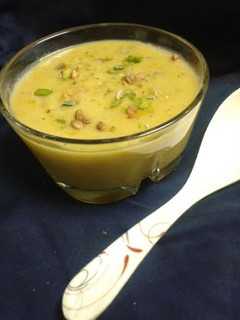 A picture of Besan ki kheer/ roasted chickpeas flour pudding.