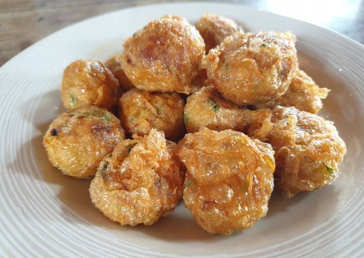 Recipe of Favorite Perkedel (potato chicken meat ball)