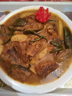আলু বেগুন দিয়ে চারা পোনা মাছের ঝোল (aloo begun diye chara ponar jhol recipe in Bengali) রেসিপির প্রধান ছবি