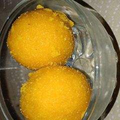 A picture of Besan ka ladoo.