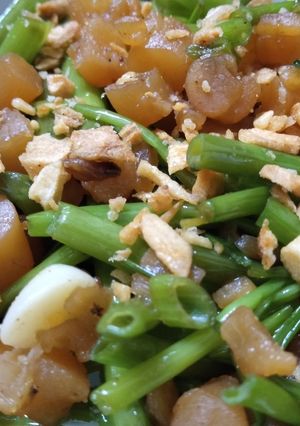 Hình của món Cồi sò điệp xào rau muống.