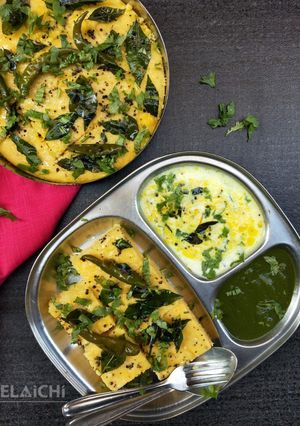 A picture of Besan ke Dhokle.