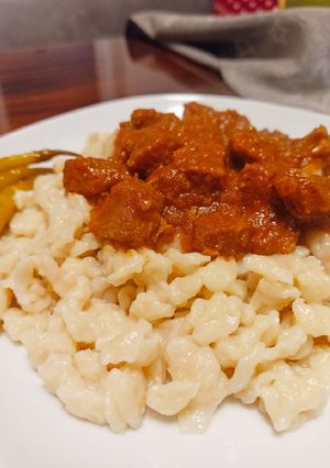 Tökéletes pörkölt nokedlivel recept fotója