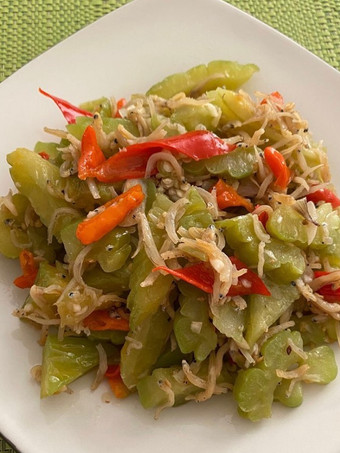 Resep Tumis pare teri pedas yang Enak Banget