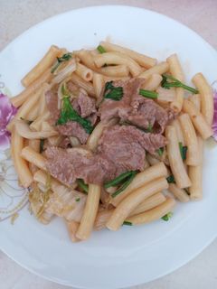 Hình của món Nui Xào Bò.